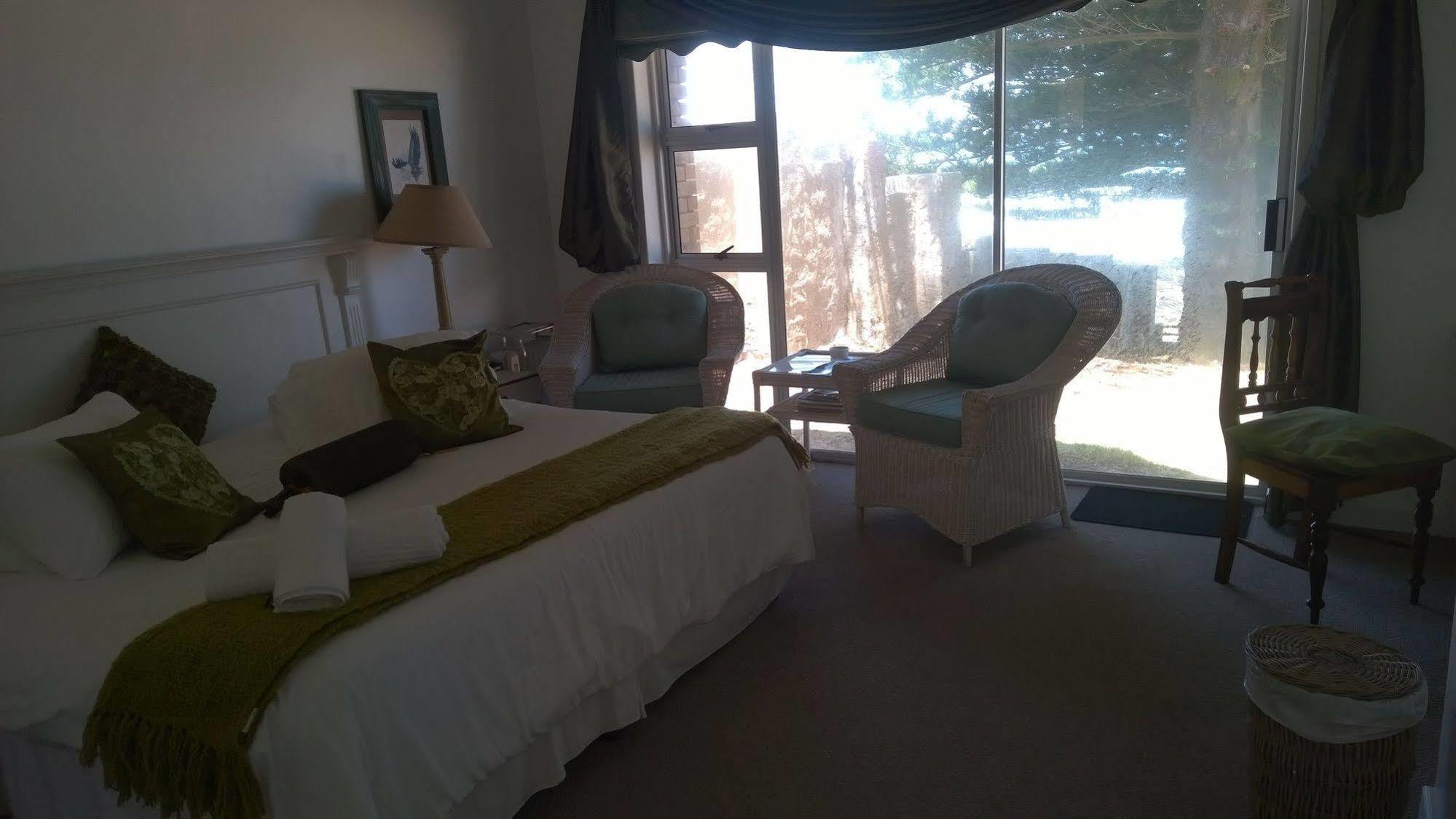 Sea Otters Lodge Kini Bay Exteriör bild